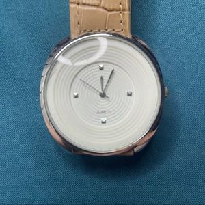 Stainless steel back analogue watch Quartz